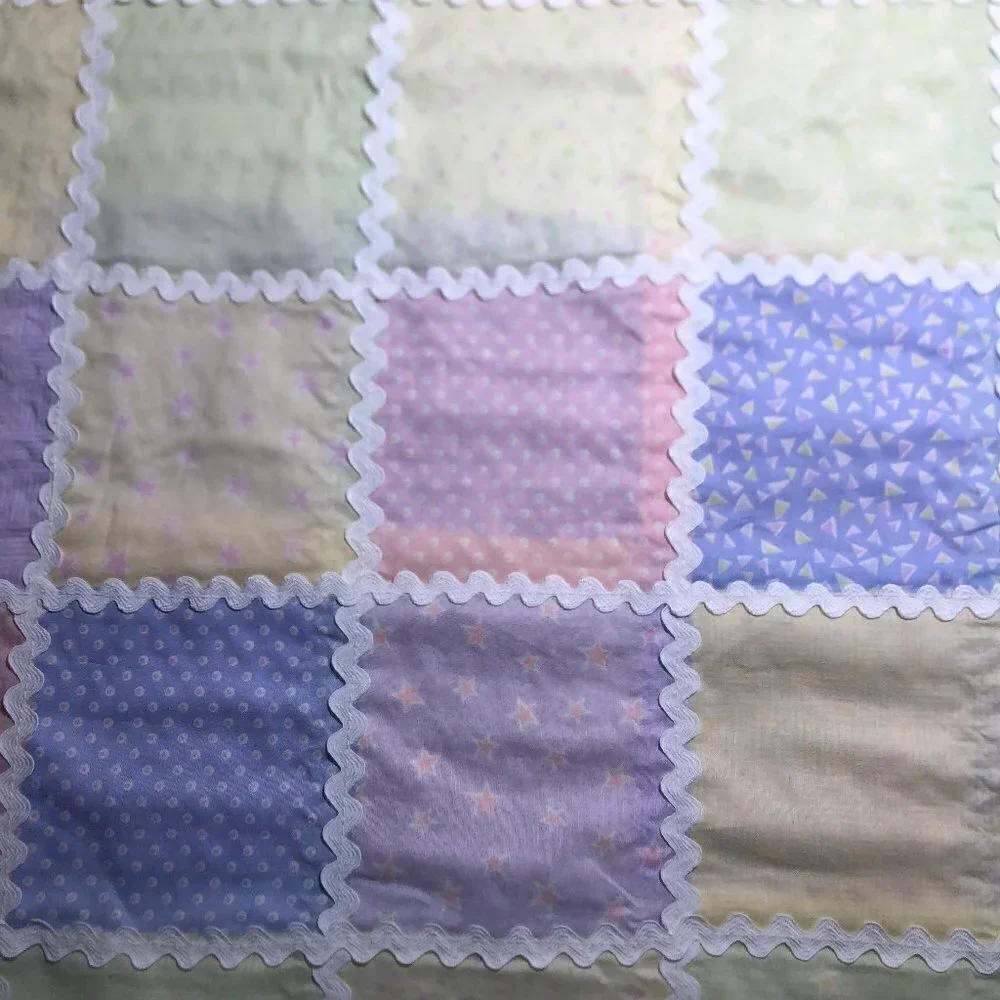 🛒 $32 Quilt Cotton Fabric 3 3/4 yards Pastel Cheater Quilt Real Rick Rack